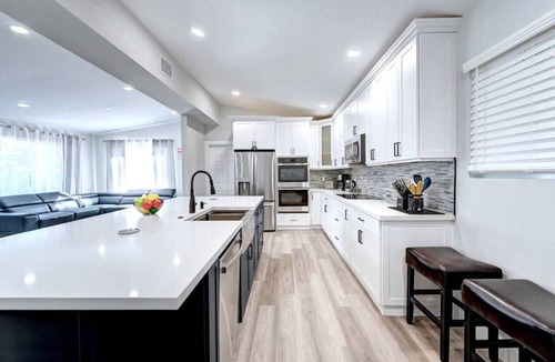 Hollywood Lakes Villa | Walk to Beach Luxury 4BR/4BA Villa Hollywood Lakes