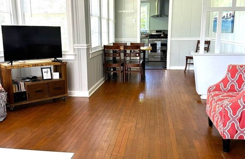 Gulfport House | Walk to Beach Updated Cottage