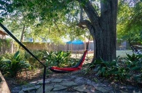 Gulfport House | Walk to Beach Updated Cottage