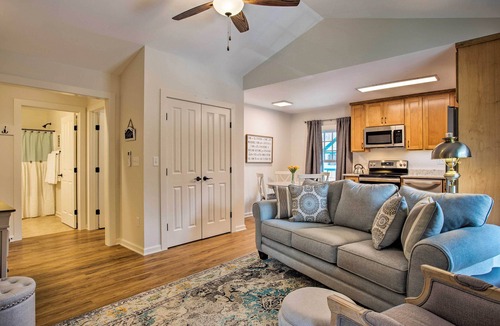 Saluda Apartment | Walk to Dining: Saluda Main Street Retreat!