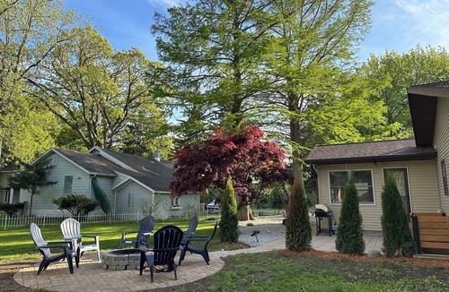 Saugatuck House | Walk to Downtown Saugatuck! Spacious, newly-renovated 5BR "House on the Hill"!