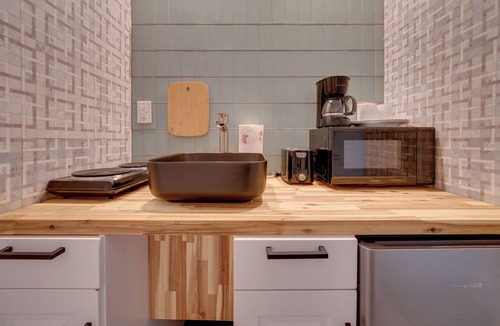 Bellepoint Apartment | Walk to Dtwn Hinton: 2 Historic District Studios!