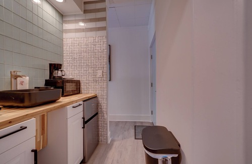 Bellepoint Apartment | Walk to Dtwn Hinton: 2 Historic District Studios!