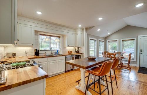 Laurel House | Walk to Historic Dtwn Laurel: Quiet Home w/Porch