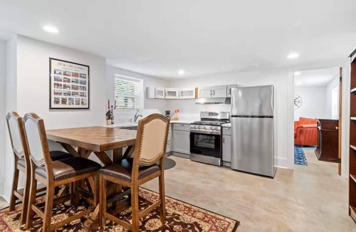 Esplanade Ridge Apartment | Walk to Jazz Fest, Central Location Under the Oaks