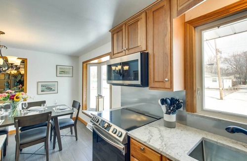 Green Bay Cottage | Walk to Lambeau Field: Green Bay Retreat