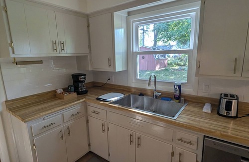 Ashwaubenon House | Walk to Lambeau! Sleeps 8 Fire Pit Party Garage Parking for 6 vehicles