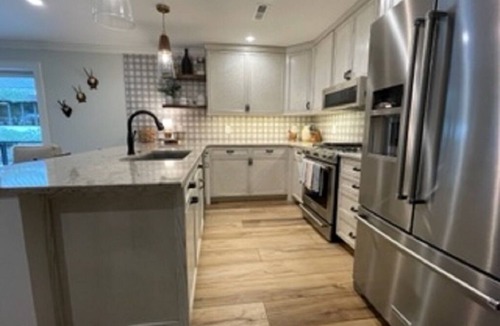 Highlands House | Walk to MainSt. Downtown Highlands. Great Guest Reviews! Sleeps 8 & dog friendly