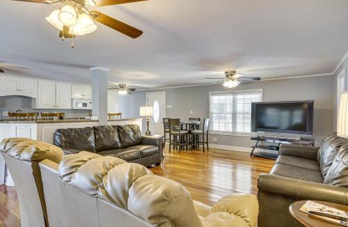 Hollands Landing House | Walk to Marina! Prosperity Home w/Screened Porch