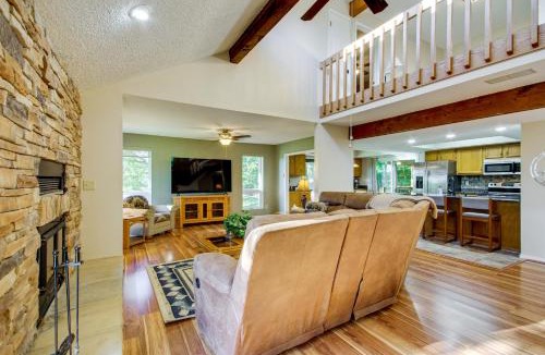 Flemington House | Walk to Pomme de Terre Lake: Pet-Friendly Escape