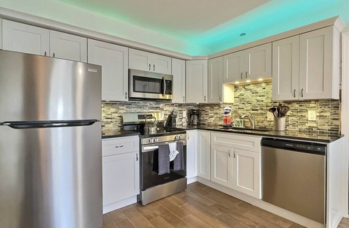 Siesta Key Condo | Walk to the Beach and More from this Fully Renovated Unit W/Heated Pool