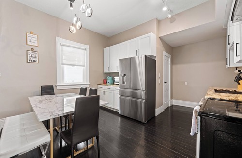 Louisville House | Walk to Top Restaurants, Shops, Nightlife + PacMan & King Bed- Highlands
