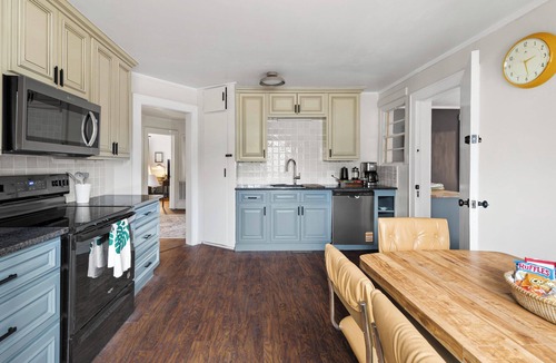 Graham House | Walk to town center, game room, hot tub, large backyard