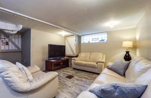 Corryville House | Walk to University of Cincinnati: Historic Home!