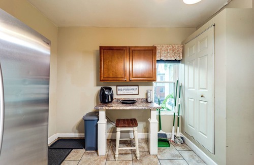 Corryville House | Walk to University of Cincinnati: Historic Home!