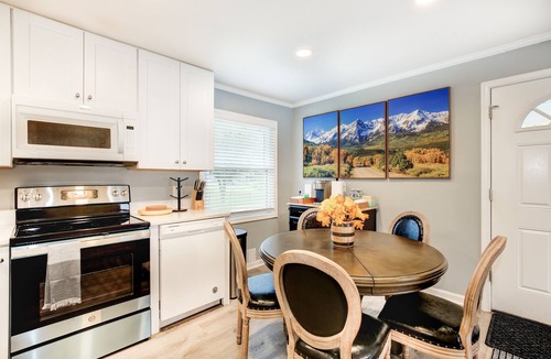 Rockville House | Walk2Metro, 25min2downtown DC, 🚶restaurant shops parks 2K2Q1T 2Ba parking onsite