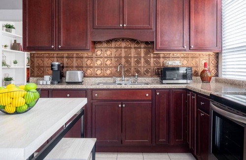Columbus Villa | Walkable Historic Home (FREE Bikes to use)