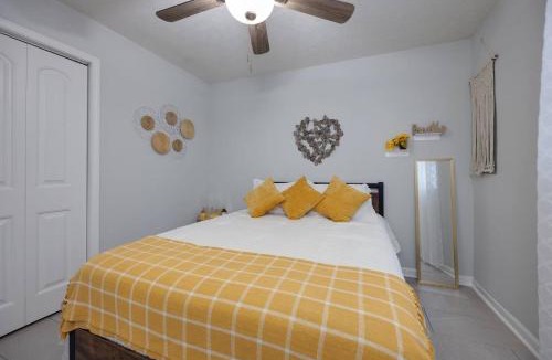 Maplewood Heights House | Warm & Comfy In Nash Tvs In All Rooms Book Now