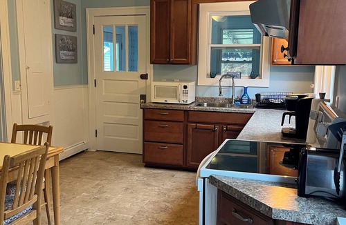Washington Island House | Washington Island, Large 4 Bedroom Home w/window A/C units