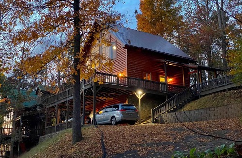 Butler House | Watauga Lake & Mtn Views - Hot Tub & Dock on the lake
