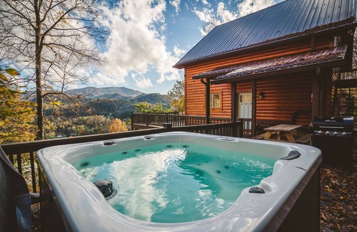 Butler House | Watauga Lake & Mtn Views - Hot Tub & Dock on the lake