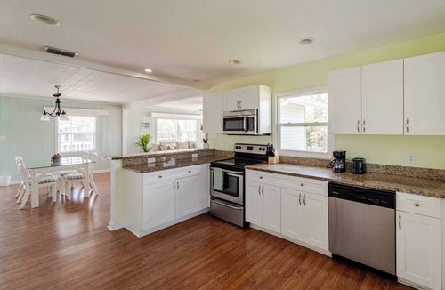 Braden River House | Waterfront 4BR w/Game Room Near UTC & IMG Sleeps 12