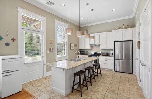 Bayou St. John House | Waterfront Bayou St. John Jazz Fest neighborhood!