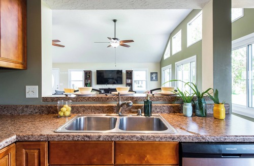 Warsaw House | Waterfront Cabin | Near ARK | Large Family Retreat
