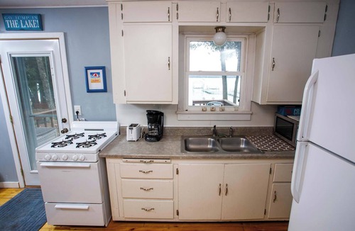 Sturgeon Bay Cottage | Waterfront Cabin on Clark Lake - Latitude Adjustment