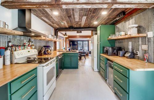 Duluth House | Waterfront Duluth Cabin w/Deck & River View!
