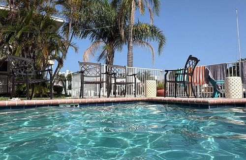 Coral Ridge Apartment | waterfront Fort Lauderdale condo with heated pool free parking king bed