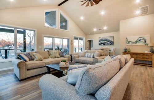 Cleora House | Waterfront Grand Lake Family House w/Game Room!
