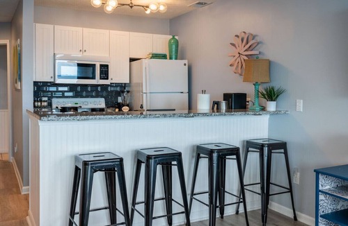 Traverse City Condo | Waterfront Haven 215|Balcony|Direct Beach Access|Near Downtown