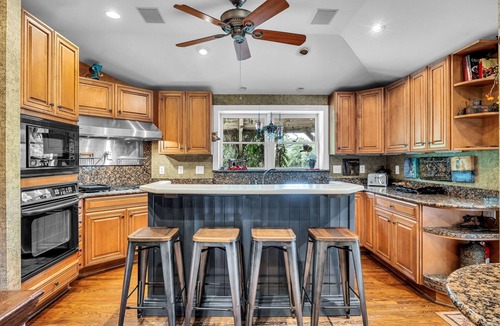 Greensboro House | Waterfront home with 5 Acres! 4 bedrooms 3.5 bathrooms