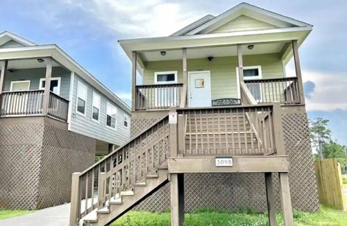 Pass Christian House | Waterfront Lake & Beach House w/BBQ, deck, & more