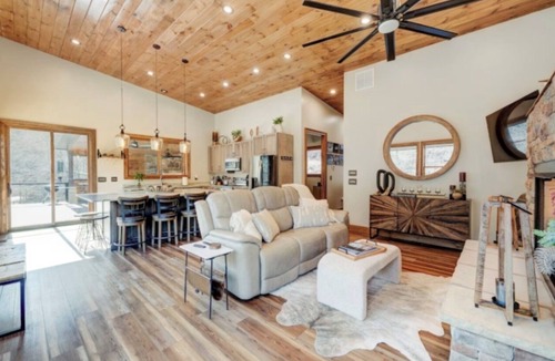 McCaysville Cabin | Waterfront Luxury with Hot Tub and Sauna on Fightingtown Creek