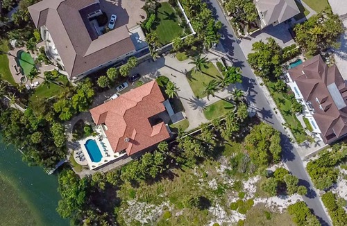 Nokomis House | Waterfront Neo Mediterranean Home On Casey Key - Tidewater Manor