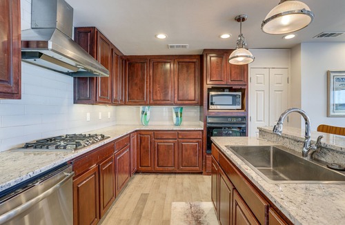 New Orleans East Area House | Waterfront NOLA Gem w/Boat Dock & Lift
