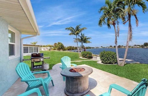 Port Charlotte House | Waterfront Oasis: 2 Docks, Pool & Free Waterpark!