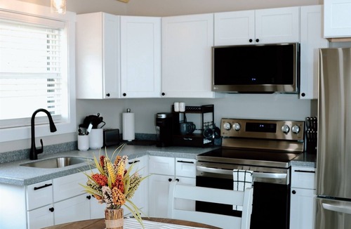 Ironton Cottage | Waterside Cove at StoneCreek Farms | Sleeps 4