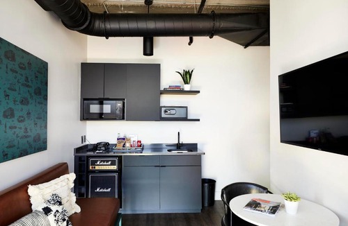 East Nashville Hotel | Waymore's Hotel Nashville