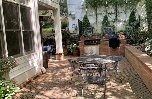 Oxford House | WELCOME! Between the Square and Grove! Charming House/Best Location
