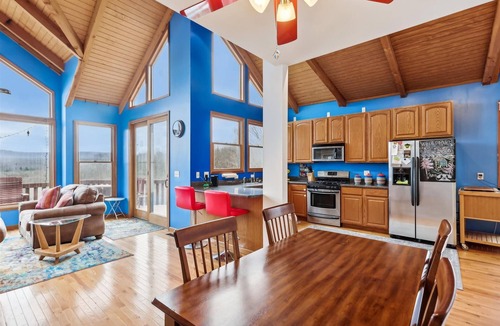 Davis House | Welcome to Chaleur et Lumiere-the chalet of warmth and light!