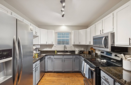 Savannah House | Welcome to Coastal Luxe – Where Southern Hospitality Meets Modern Luxury