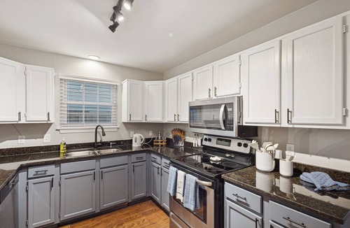 Savannah House | Welcome to Coastal Luxe – Where Southern Hospitality Meets Modern Luxury