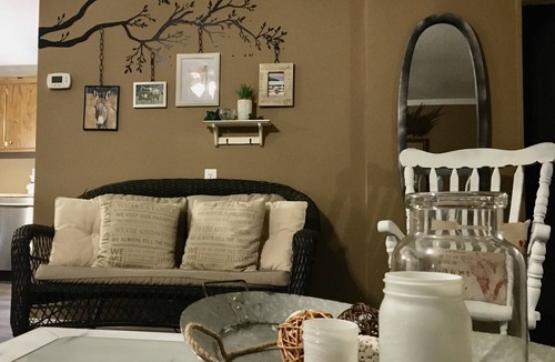 Dover House | Welcome to Jireh's Haven Quiet, Charming 3 Bedroom Farmhouse