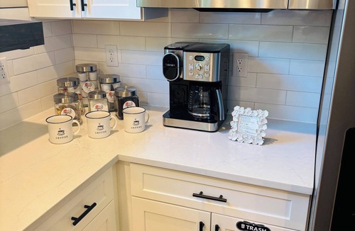 Dandridge House | Welcome to Orange On Main a brand new 3-bed 3 bath house in Dandridge TN