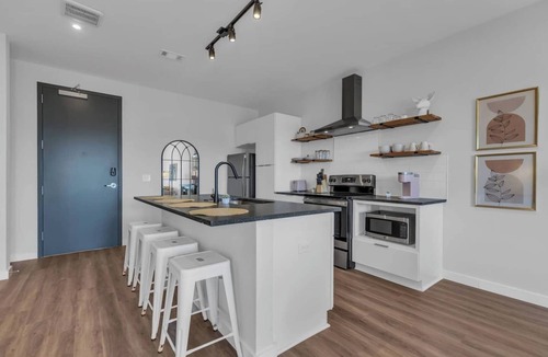 Urbandale Nations Apartment | Welcome to our stylish and spacious apartment near the Nations