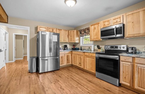 Bluewell Cabin | Welcome to Outlaw Acres at Hatfield McCoy. Mountain home on 21 acres