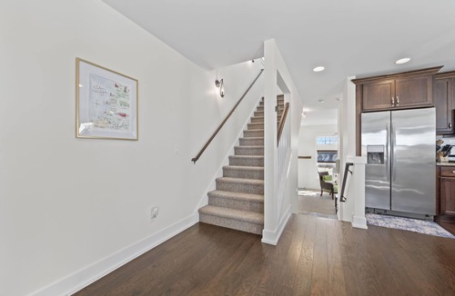 Benton Harbor House | Welcome to the Shore Thing! Located in beautiful Harbor Shores and by the beach